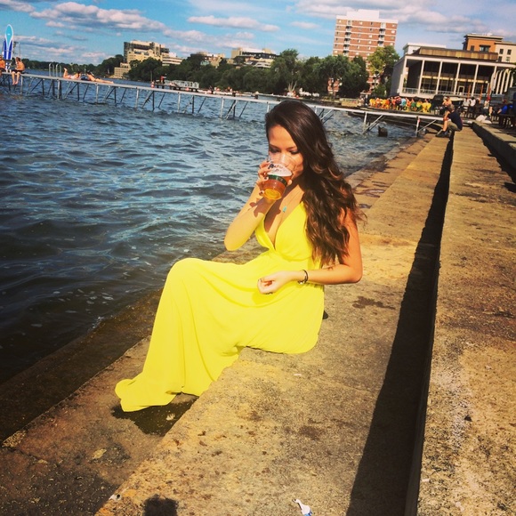 Dresses & Skirts - Plunging v neck yellow dress